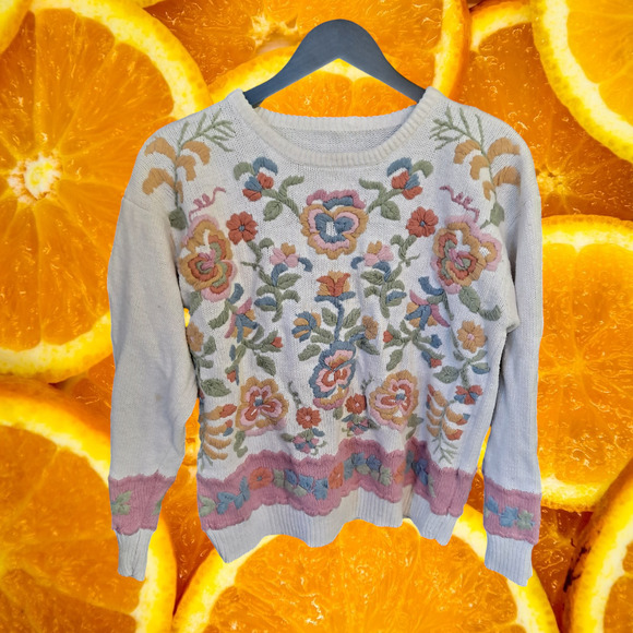 Embroidered Floral Colorful Crew Neck‎ Sweater - Picture 3 of 8